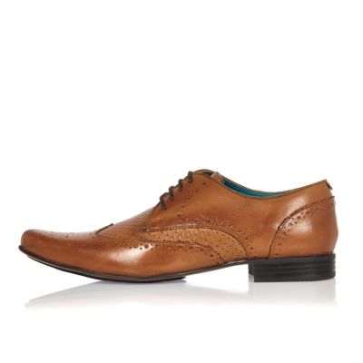 Brown leather woven formal shoes
